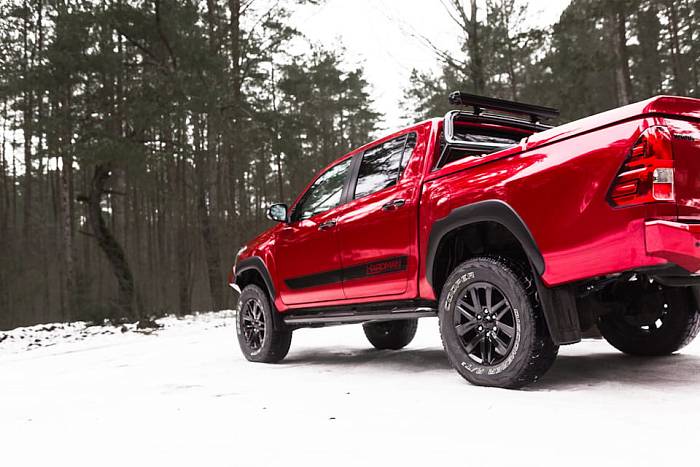 Toyota Hilux и бамперы RIVAL
