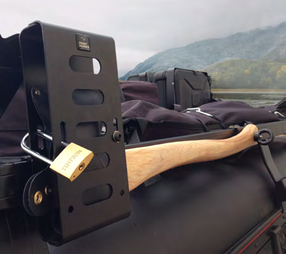 Крепеж для топора на багажнике