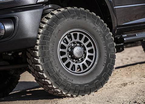 Тюнеры из AEV  подготовили пикап Ram к тяжелому бездорожью