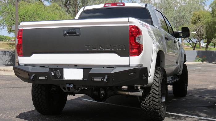 Задний бампер для Toyota Tundra серия HoneyBadger