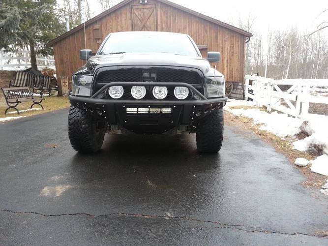 Передний бампер Stealth для Doodge RAM 1500