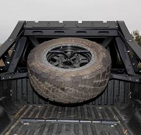 Дуга в кузов HoneyBadger с кронштейном для запаски