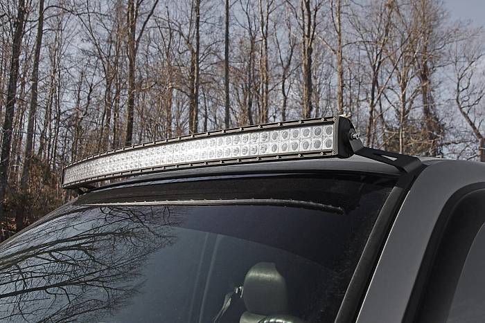 Кронштейн для изогнутой LED балки 50'' над лобовым стеклом Chevrolet Avalanche 1500 4WD/2WD  02-06