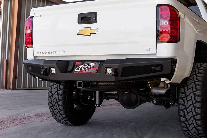Задний бампер серии HoneyBadger для Chevrolet Silverado