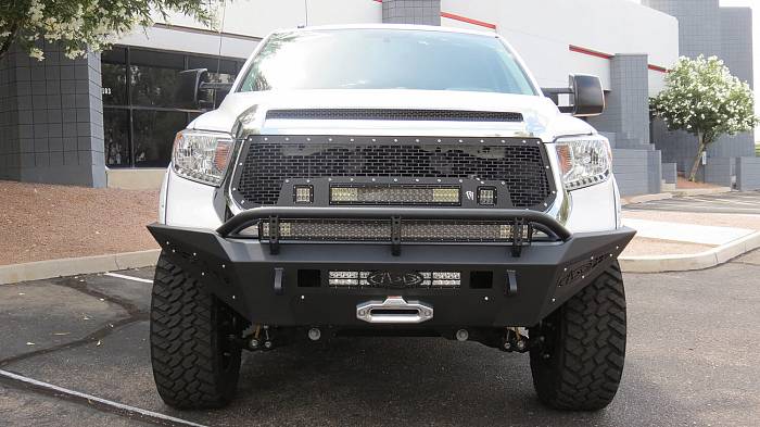 Передний силовой бампер HoneyBadger для Toyota Tundra
