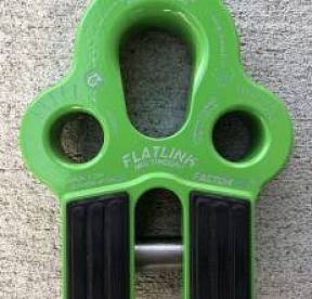 Шакл буксировочный FlatLink MultiMount, 3 отверстия - зеленый