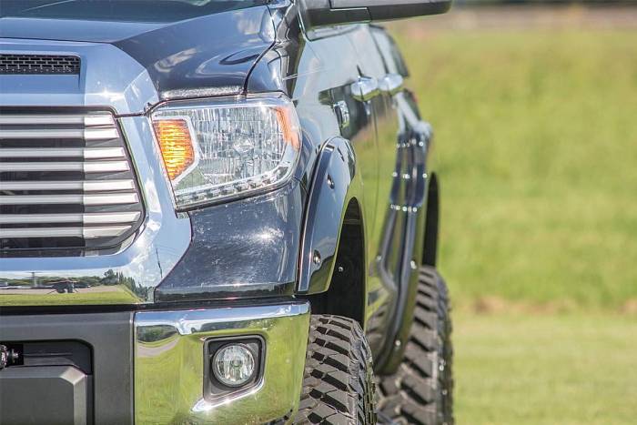 Расширители колёсных арок Toyota Tundra 2014-18