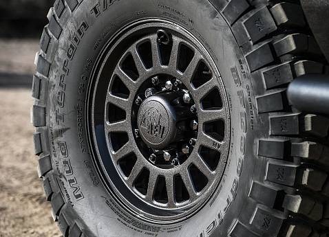Тюнеры из AEV  подготовили пикап Ram к тяжелому бездорожью