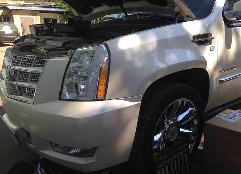 Cadillac Escalade 100% Platinum