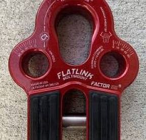 Шакл буксировочный FlatLink MultiMount, 3 отверстия - красный