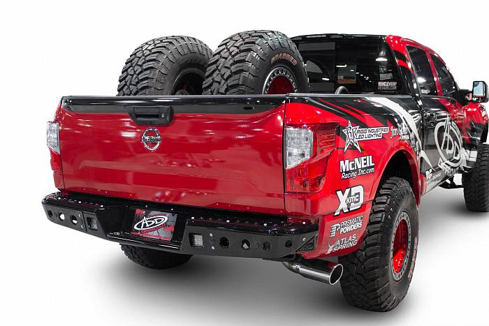 Бампер задний серии Venom для Nissan Titan
