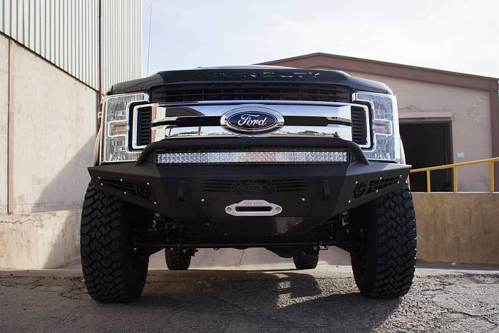 Передний силовой бампер для внедорожников Ford Super Duty 2017 г.в.