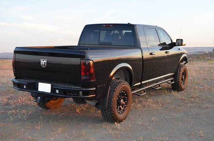 Задний бампер Dimple R для Dodge Ram 1500