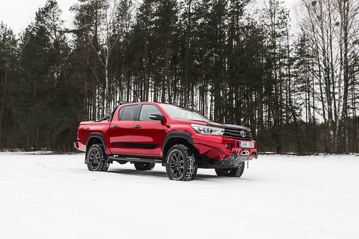 Toyota Hilux и бамперы RIVAL