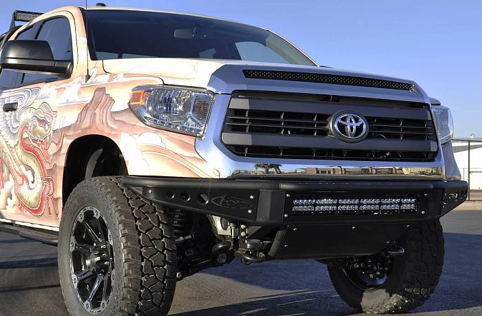 бампер передний для Toyota Tundra 2014+ серия Venom 