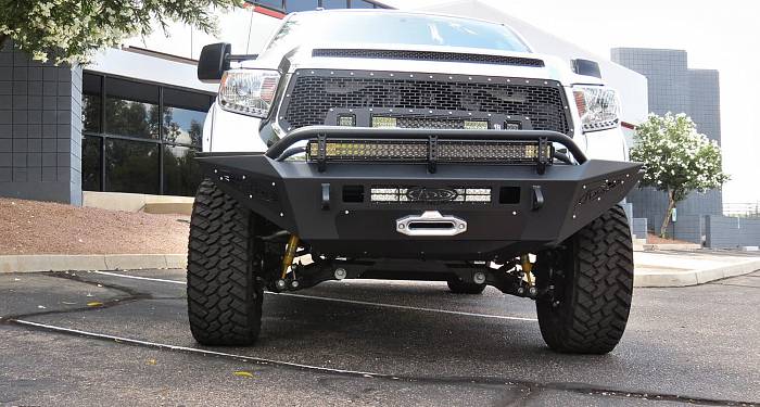 Передний силовой бампер HoneyBadger для Toyota Tundra