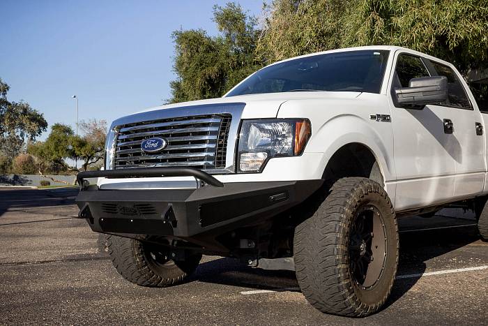 Передний силовой бампер для монтажа на автомобили Ford F-150