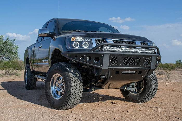 Передний бампер Stealth для Nissan Titan