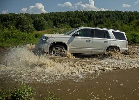 Тест-драйв Chevrolet Tahoe с прицепом