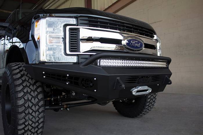 Передний силовой бампер для внедорожников Ford Super Duty 2017 г.в.