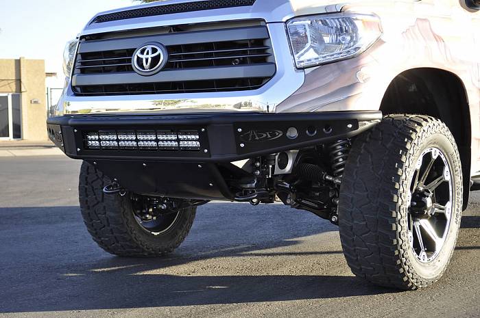 бампер передний для Toyota Tundra 2014+ серия Venom 