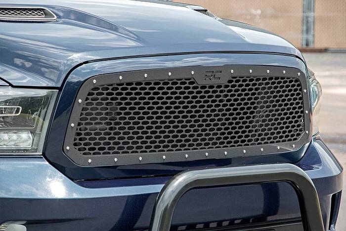 Декоративная решетка радиатора  для Dodge Ram 2013-2018