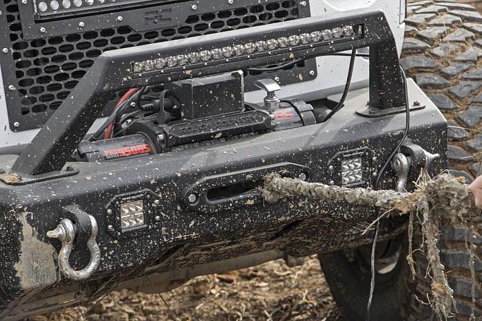 Бампер передний с 2 врезными LED фарами и площадкой под лебёдку для JEEP WRANGLER 2007-2017