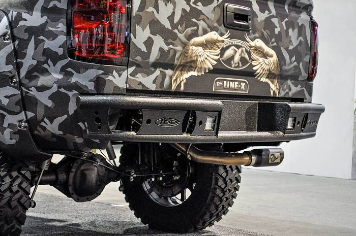 Задний бампер серии Dimple "R" для Chevrolet Silverado 1500 2014–2017