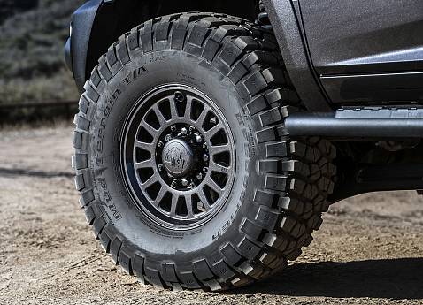 Тюнеры из AEV  подготовили пикап Ram к тяжелому бездорожью
