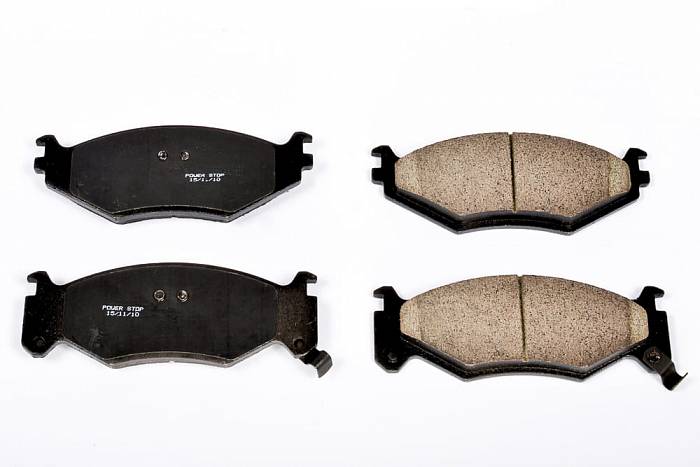 Тормозные колодки POWERSTOP для установки на переднюю ось JEEP