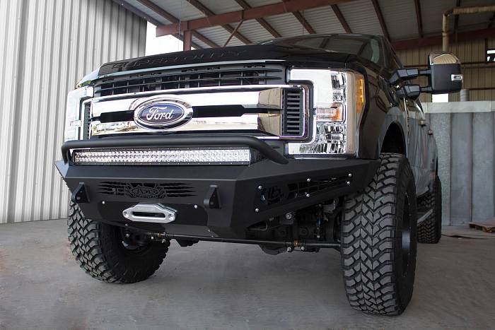 Передний силовой бампер для внедорожников Ford Super Duty 2017 г.в.