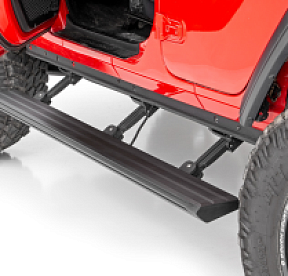 Электрические подножки RETRACT Rough Country для Jeep JLU