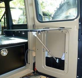 Стол походный для установки в задней двери Mercedes G-class - от Front Runner