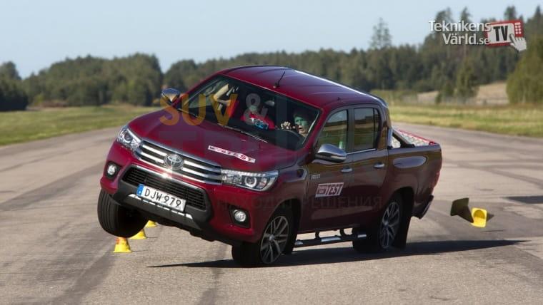 Пикап Toyota Hilux провалил лосиный тест (видео)