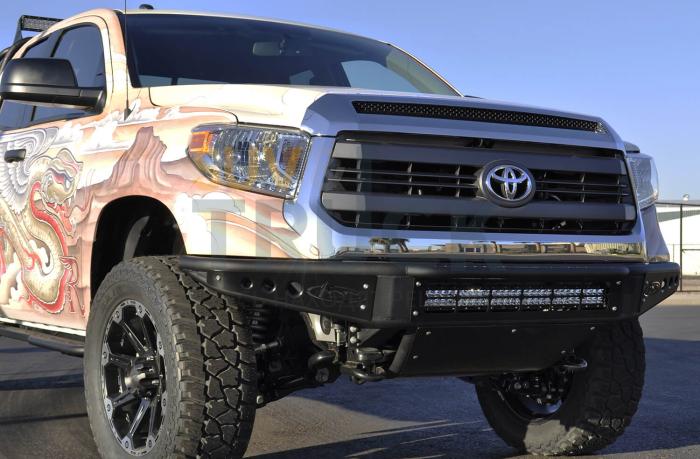 бампер передний для Toyota Tundra 2014+ серия Venom 