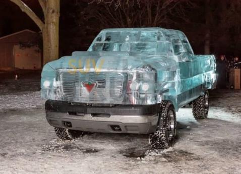 Ледяной пикап Chevrolet Silverado 2500