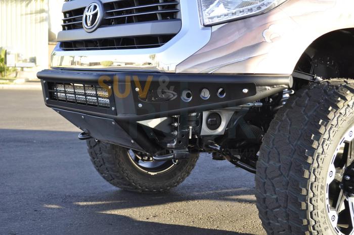 бампер передний для Toyota Tundra 2014+ серия Venom 
